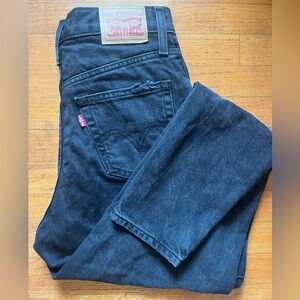 Levi’s High Waisted Distressed Mom Jeans Charcoal Gray-Black Size 25
